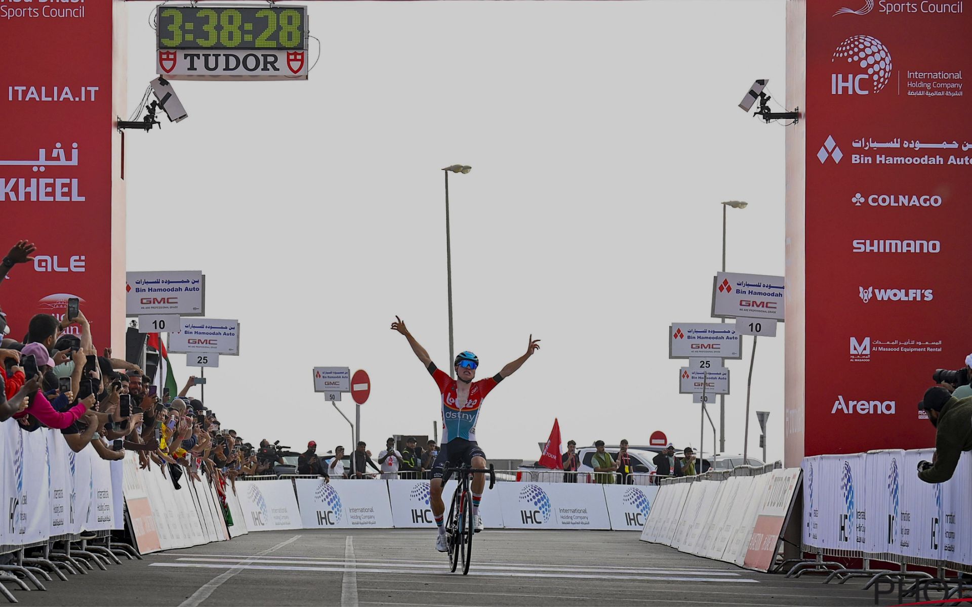 Lennert Van Eetvelt wins and gets the overall victory at the UAE Tour.