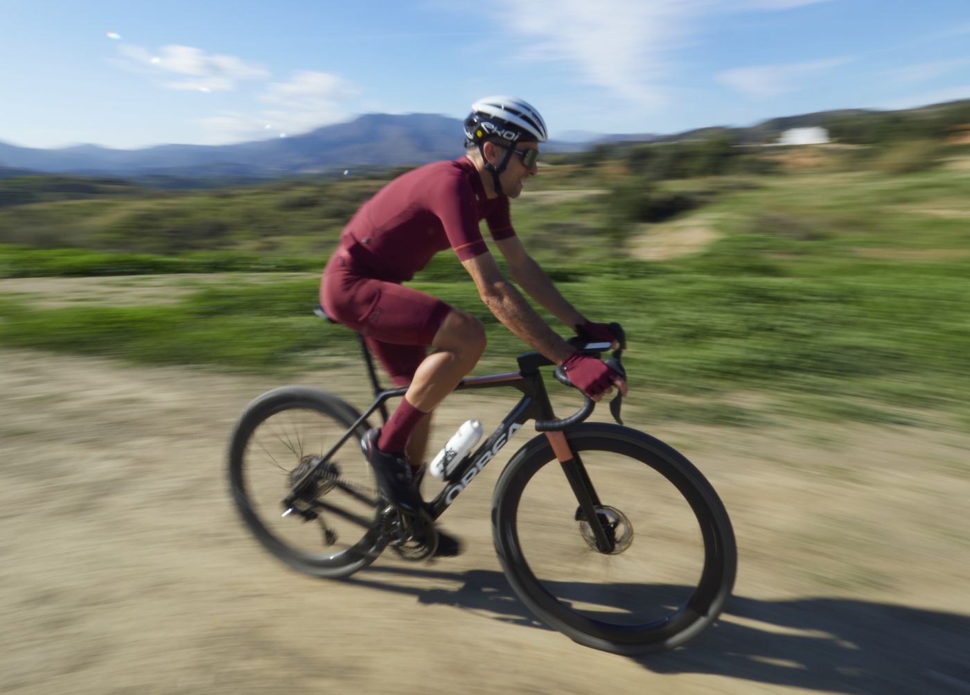 Luis Angel Maté riding